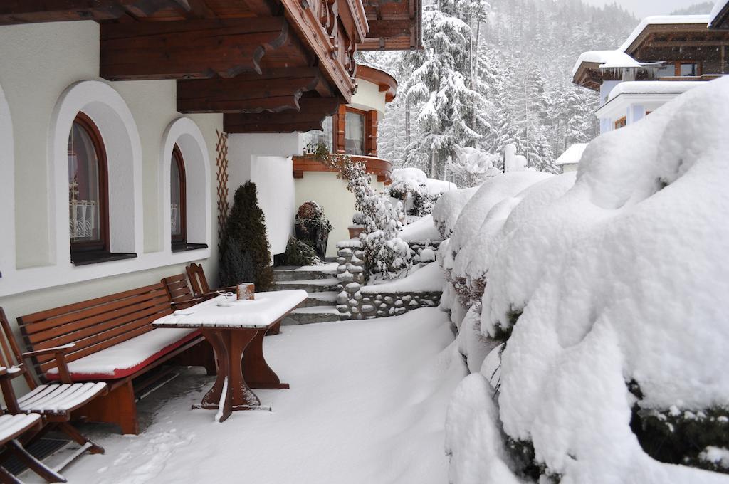 Gaestehaus Sissy Längenfeld Exteriör bild