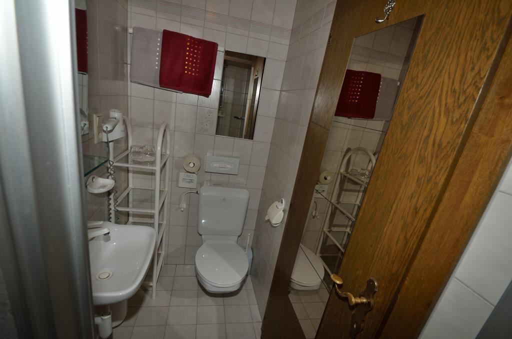 Gaestehaus Sissy Längenfeld Exteriör bild