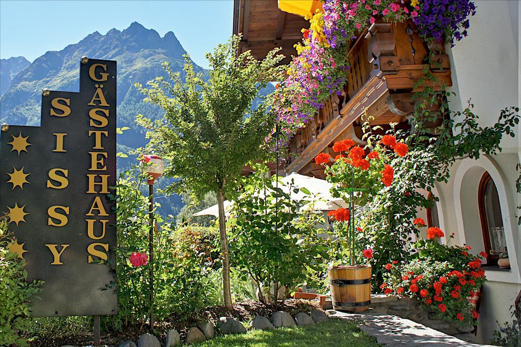 Gaestehaus Sissy Längenfeld Exteriör bild