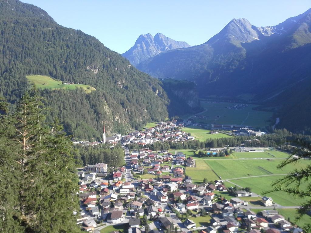 Gaestehaus Sissy Längenfeld Exteriör bild
